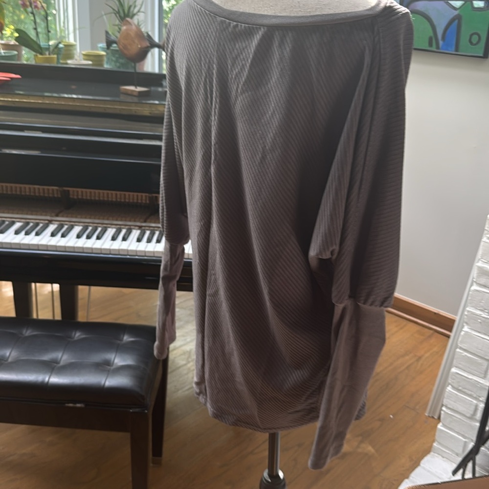 Gray Women's Top L - Picture 3 of 4